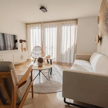 Modern Near Sea Holiday home *