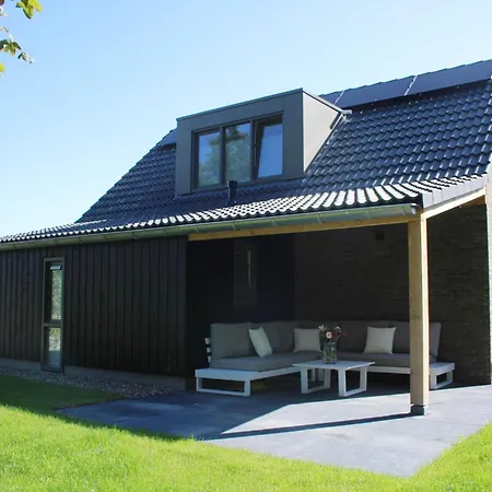 Holiday home Modern Near Sea